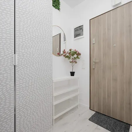 Jasny Z Tarasem I Parkingiem By Renters Apartment *