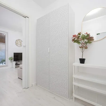 Apartment Jasny Z Tarasem I Parkingiem By Renters *