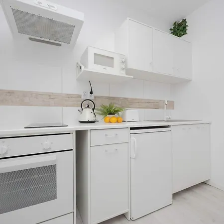 Jasny Z Tarasem I Parkingiem By Renters