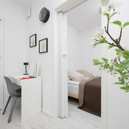 아파트 Jasny Z Tarasem I Parkingiem By Renters