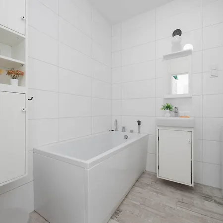 Apartment Jasny Z Tarasem I Parkingiem By Renters *