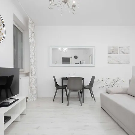 Jasny Z Tarasem I Parkingiem By Renters 피아세츠노