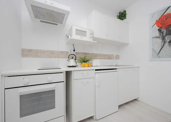 Jasny Z Tarasem I Parkingiem By Renters